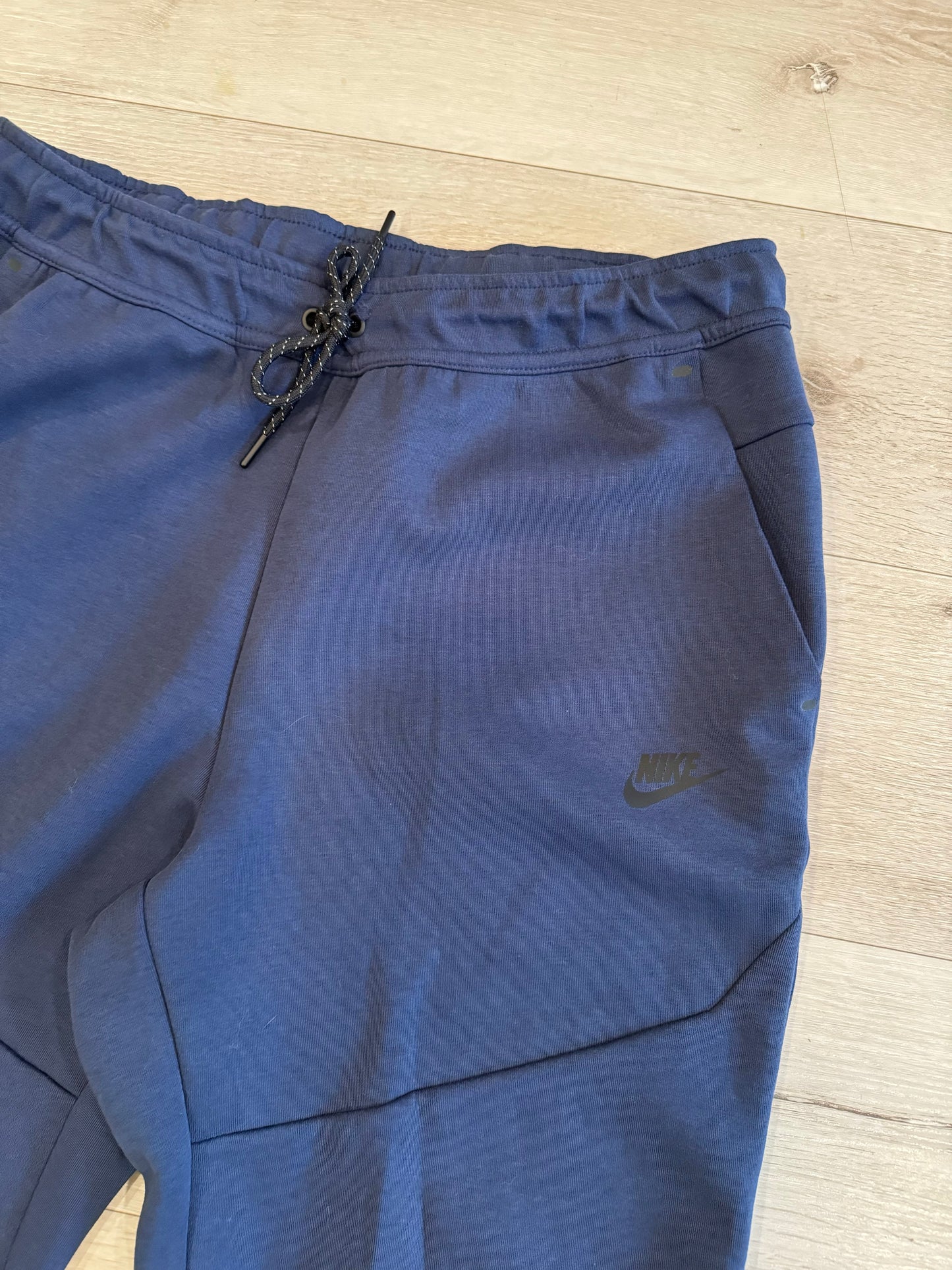 Navy Nike Techfleece Sweatpant- size L