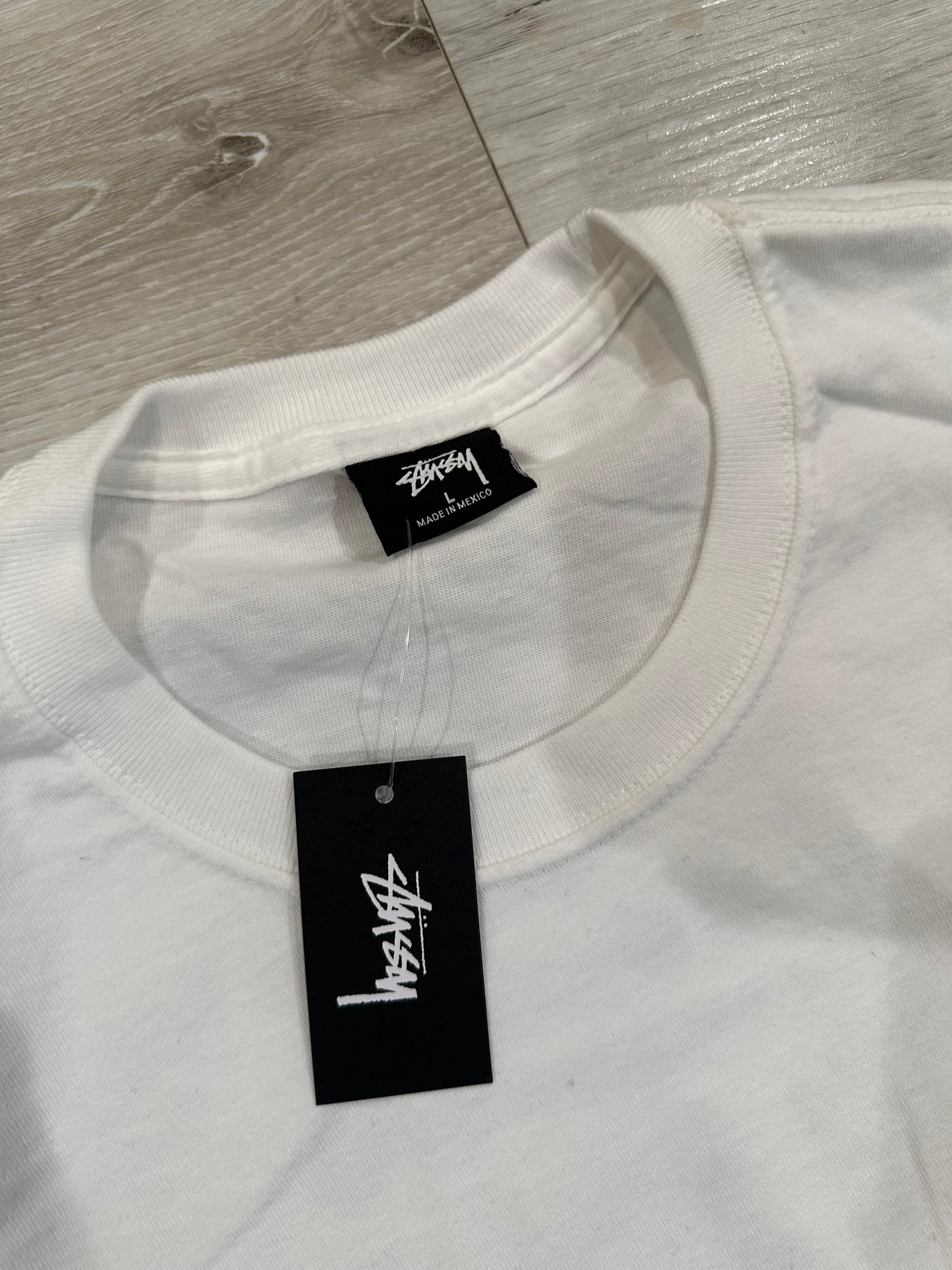 (L) STUSSY SHIRT 22.5x30