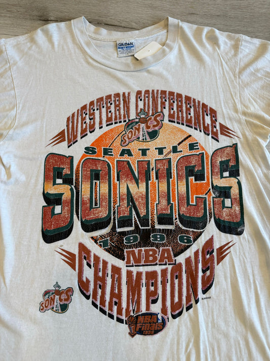 1996 Seattle Sonics basketball tee