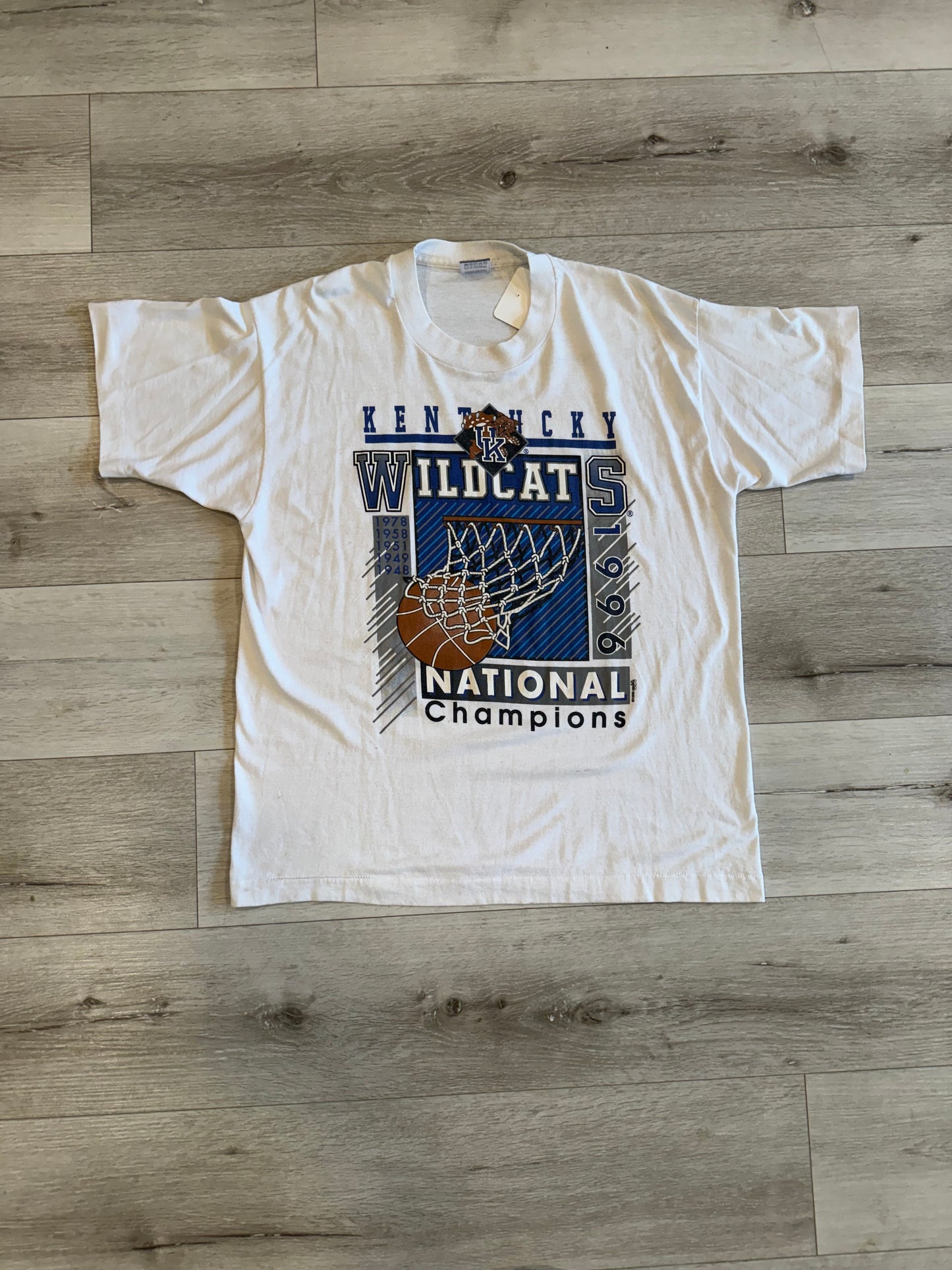 1996 Kentucky Wildcats Basketball tee