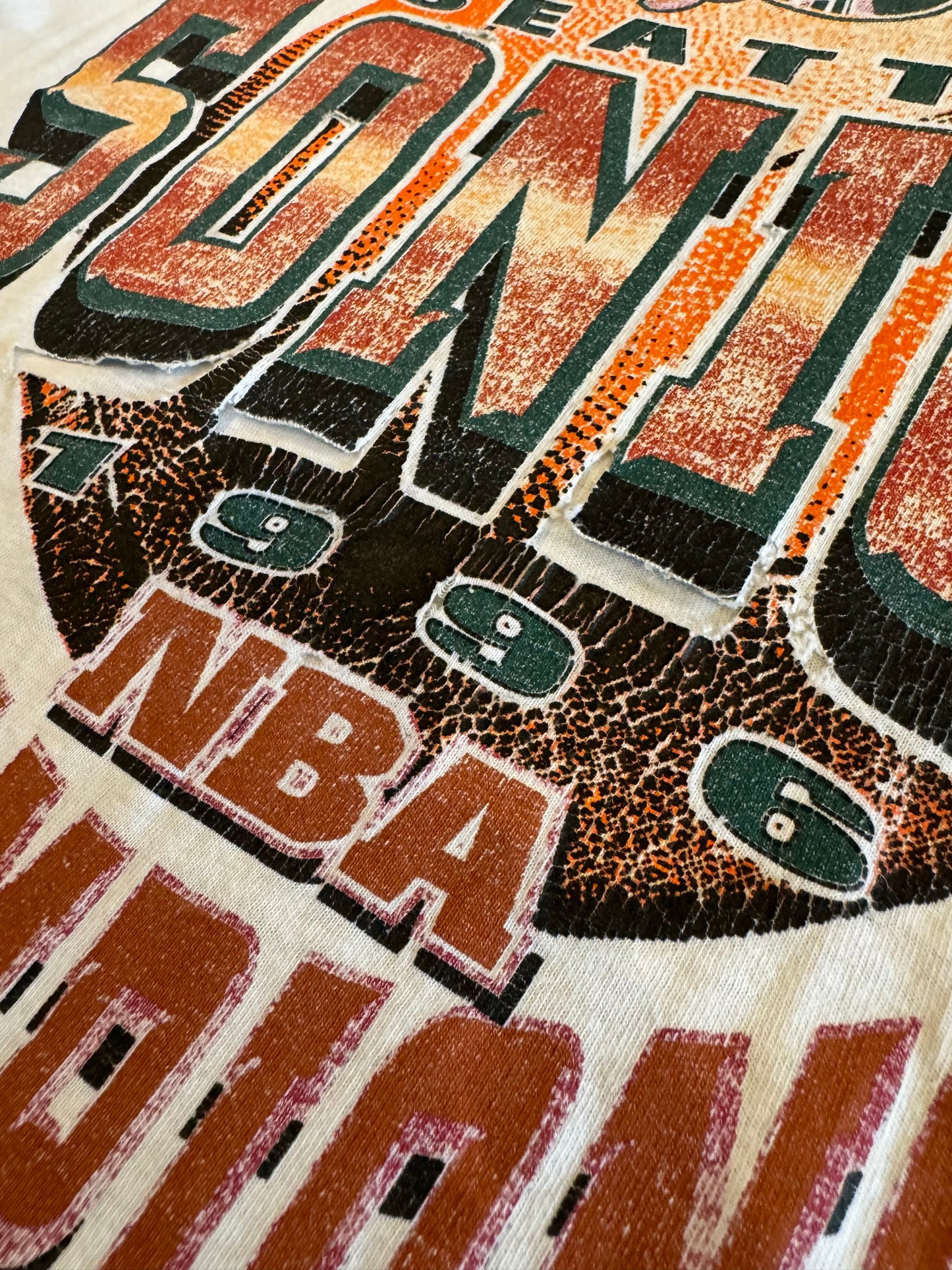 1996 Seattle Sonics basketball tee