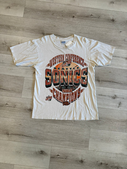 1996 Seattle Sonics basketball tee