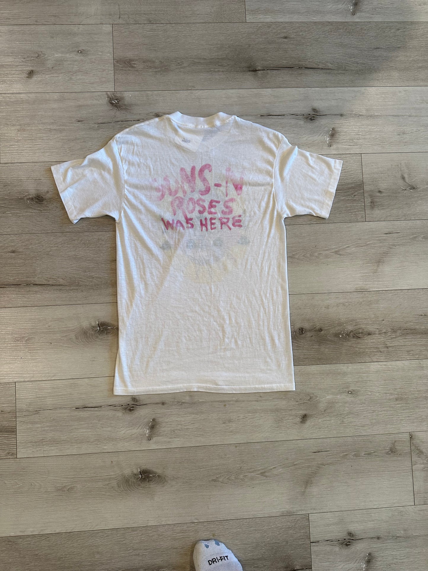 1987 Guns N’ Roses (only white one online)