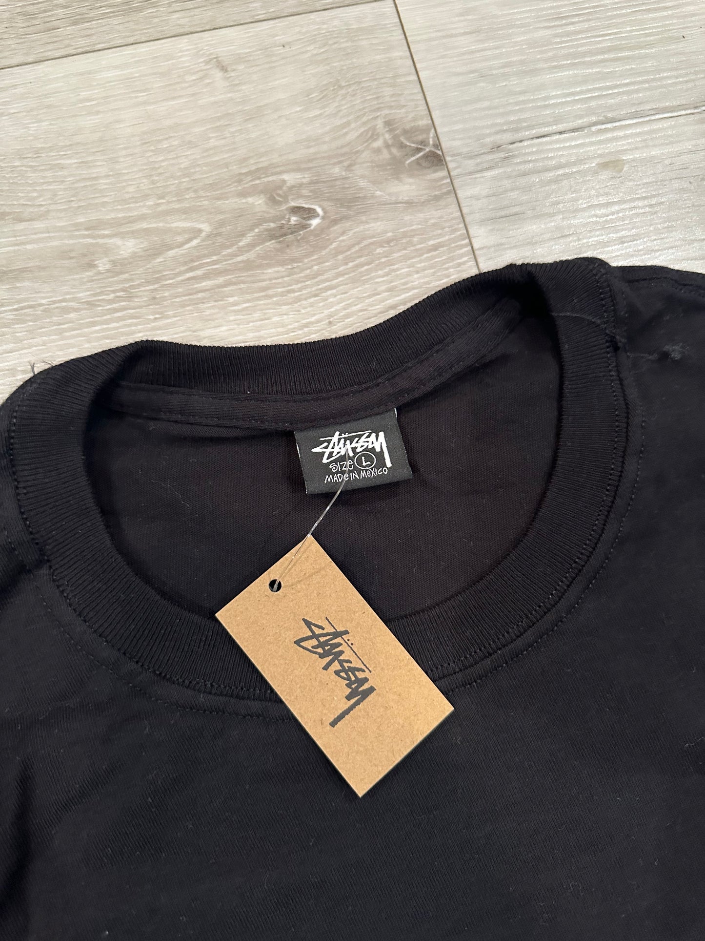 (L) STUSSY SHIRT 22.5x30