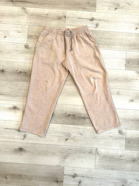 Baggy pink Nike sweatpants (wide leg)