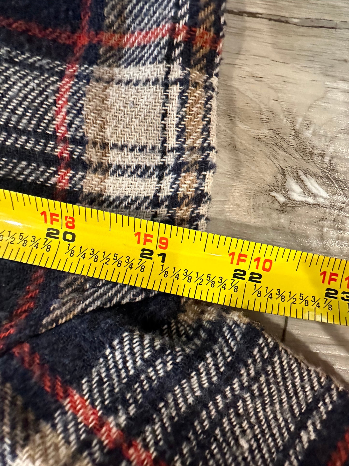 (L) Flannel button up LS shirt