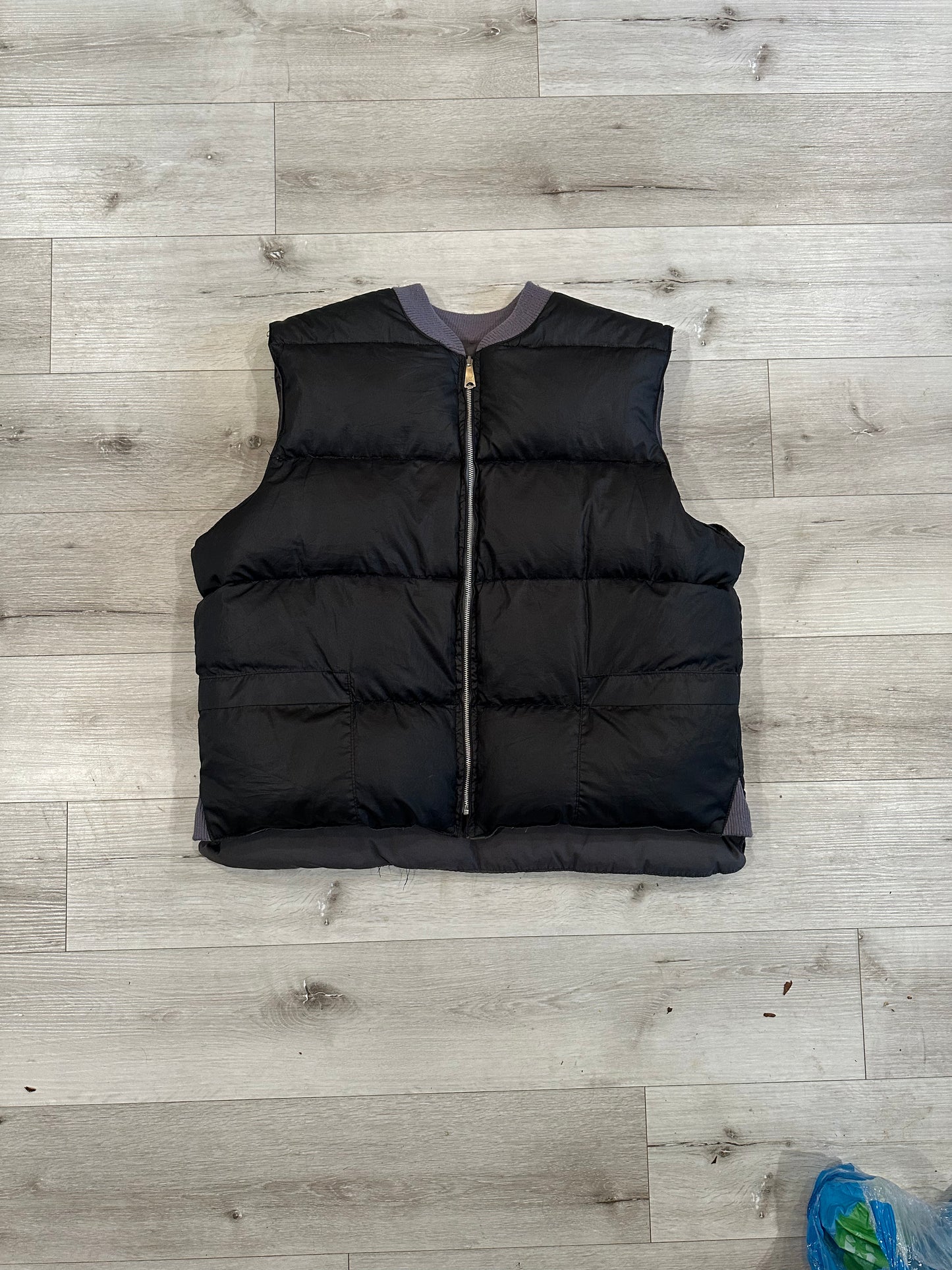 vintage reversible puffer vest (black/grey)