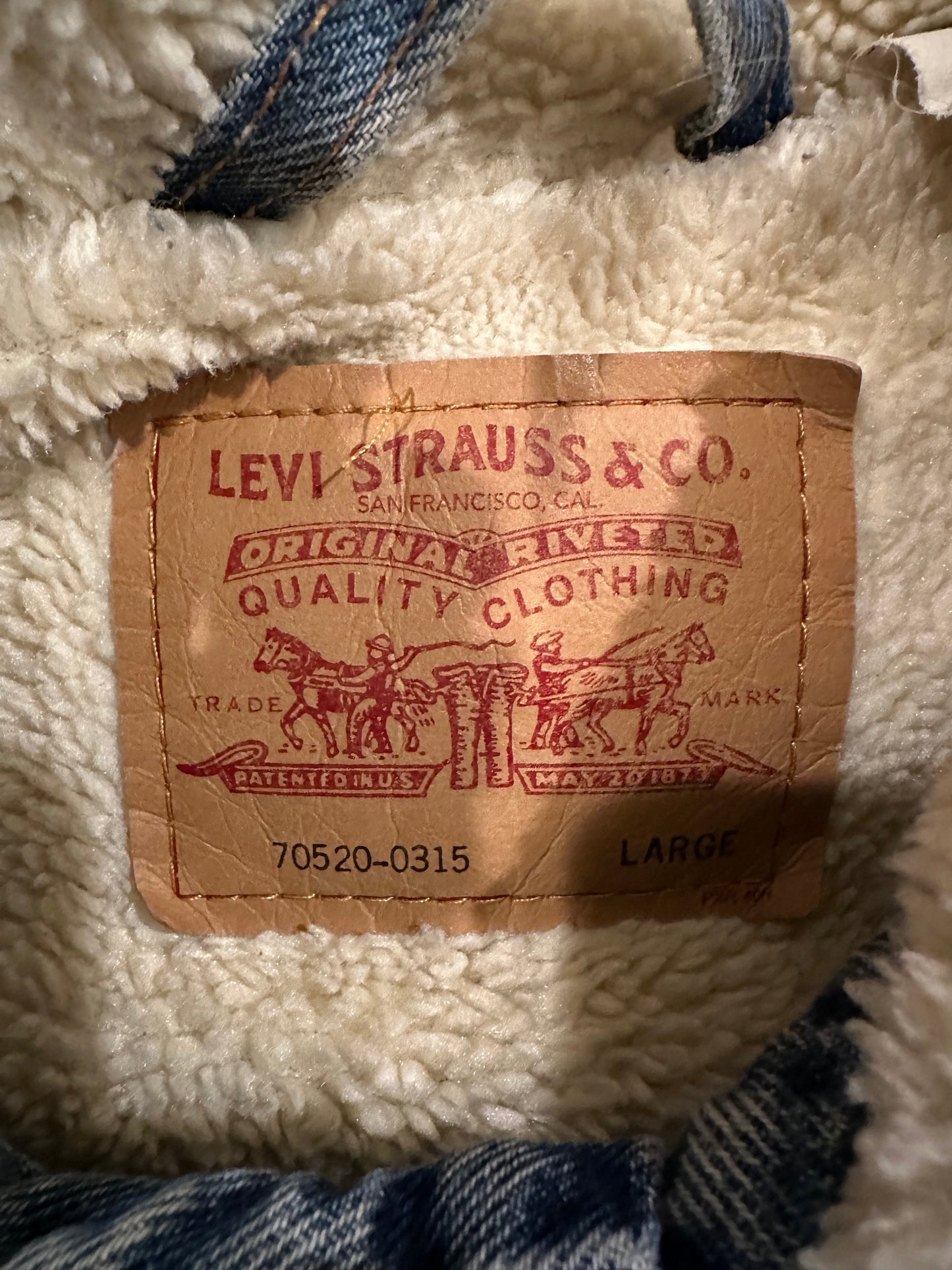 (L) Vintage Levi’s Sherpa jacket