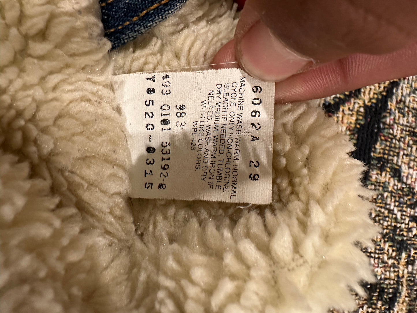 (L) Vintage Levi’s Sherpa jacket