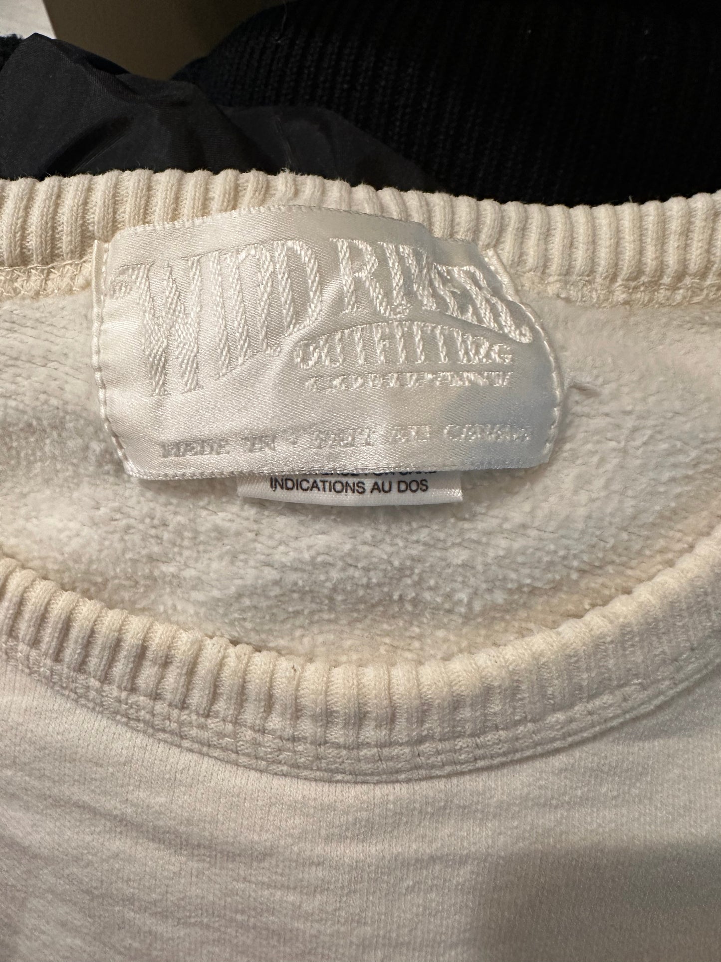 XL Wind river crewneck sweater