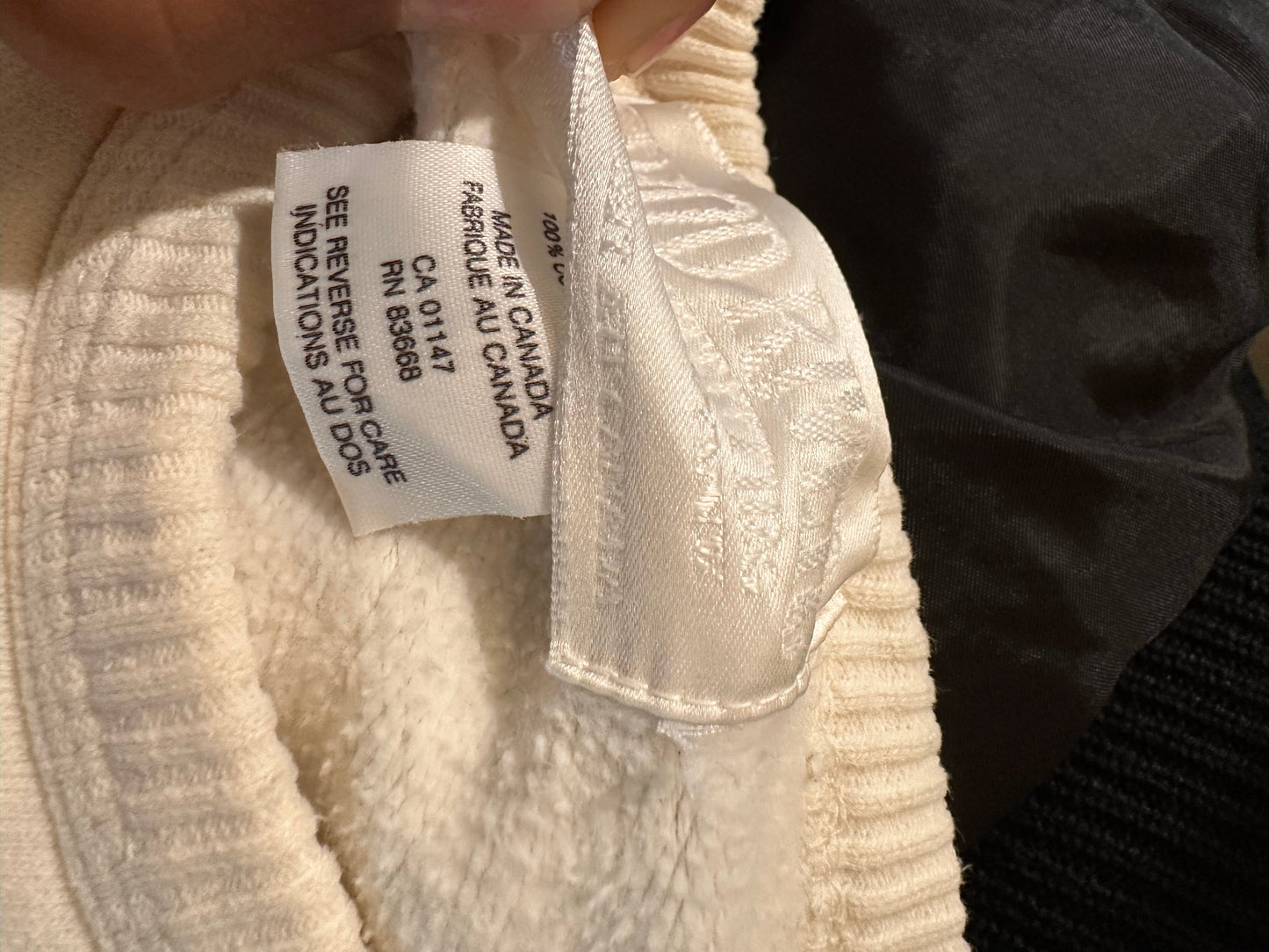 XL Wind river crewneck sweater