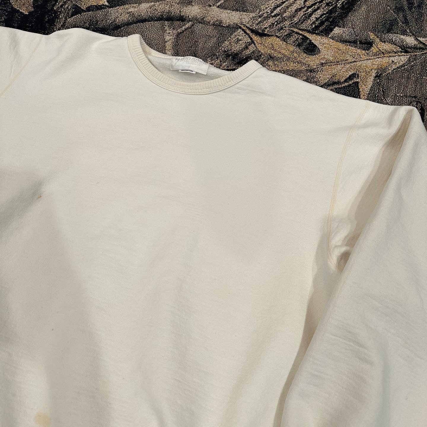 XL Wind river crewneck sweater