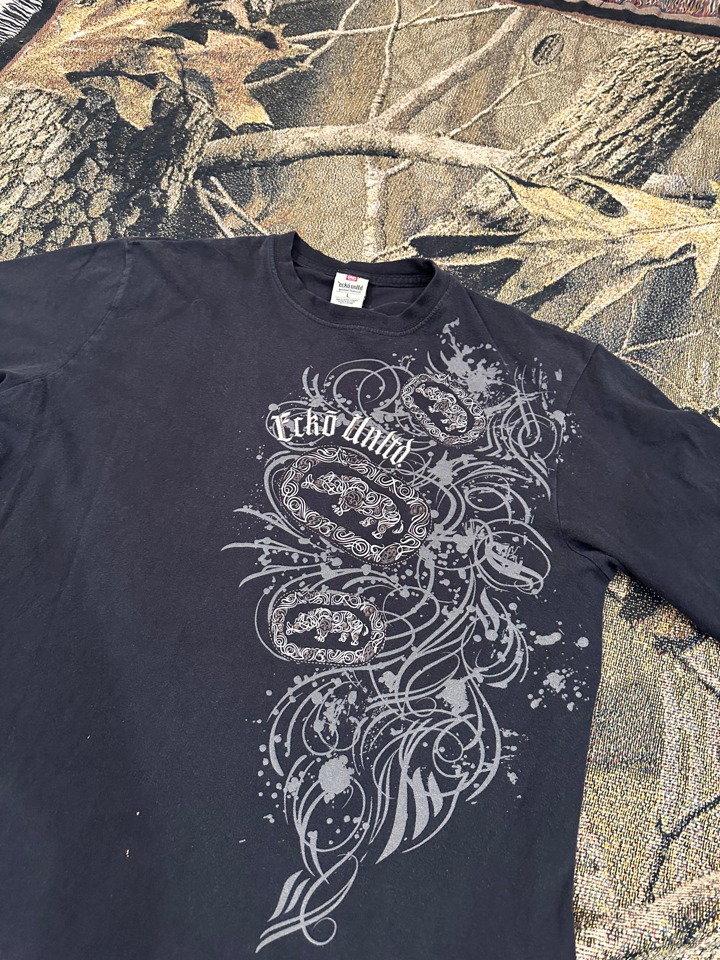 Y2k ecko affliction style shirt