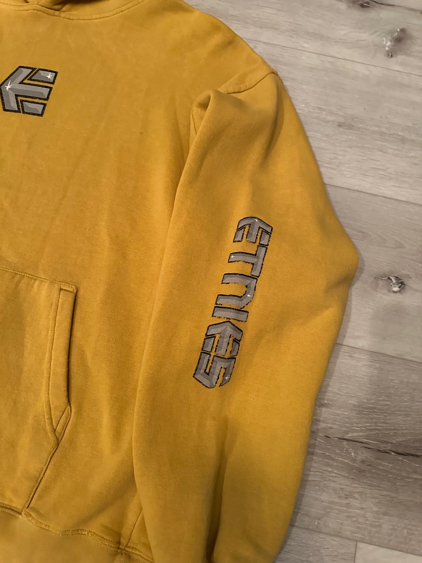 Vintage Etnies hoodie