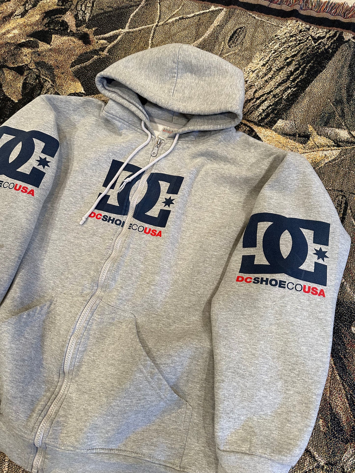 DC shoe co USA zip up hoodie