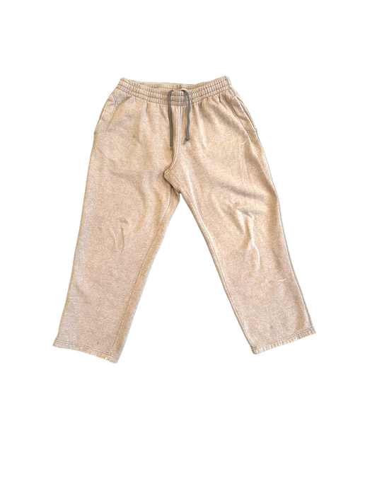 Baggy pink Nike sweatpants (wide leg)